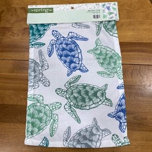NWT.  Sea turtle, garden flag.